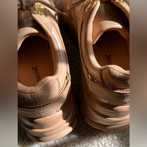 Shoe Dazzle sneakers size 10 - Picture 4 of 7